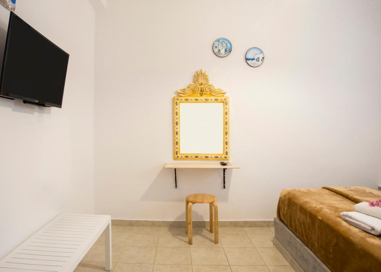 Birds Villa Apartments - Including Car Rental Perissa  Exterior photo