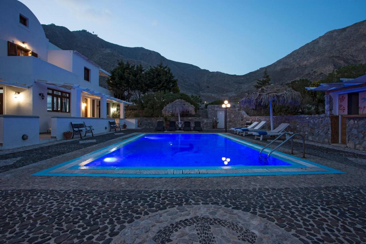 Birds Villa Apartments - Including Car Rental Perissa  Exterior photo