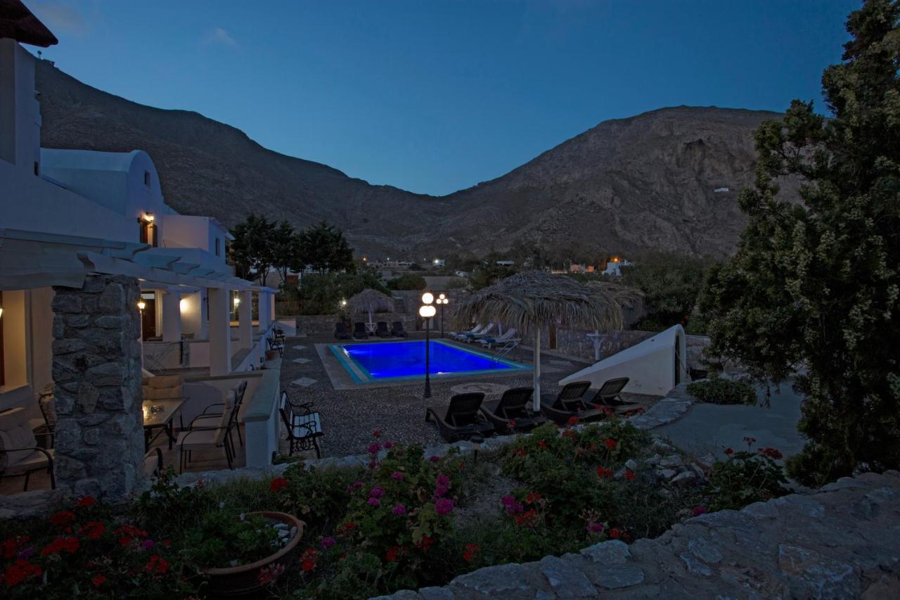 Birds Villa Apartments - Including Car Rental Perissa  Exterior photo