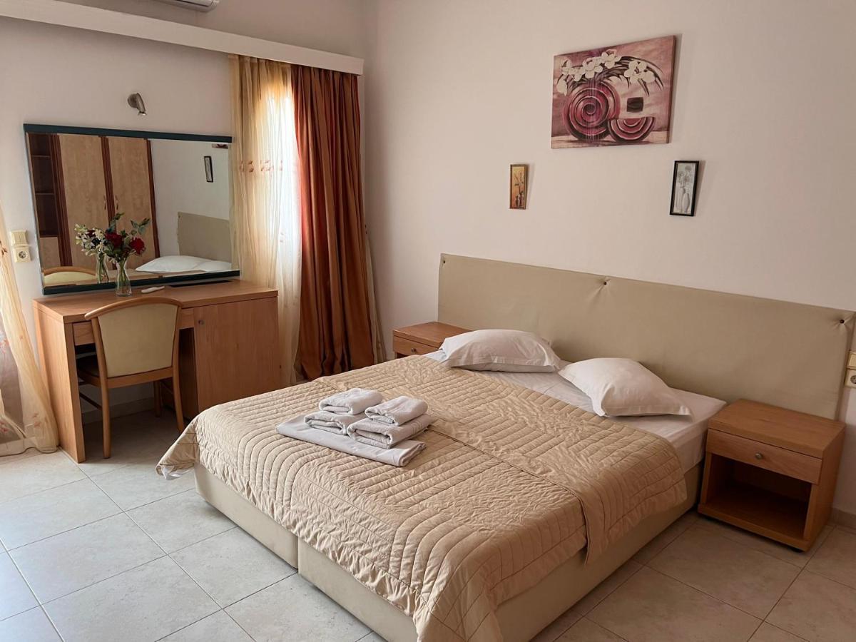Birds Villa Apartments - Including Car Rental Perissa  Exterior photo