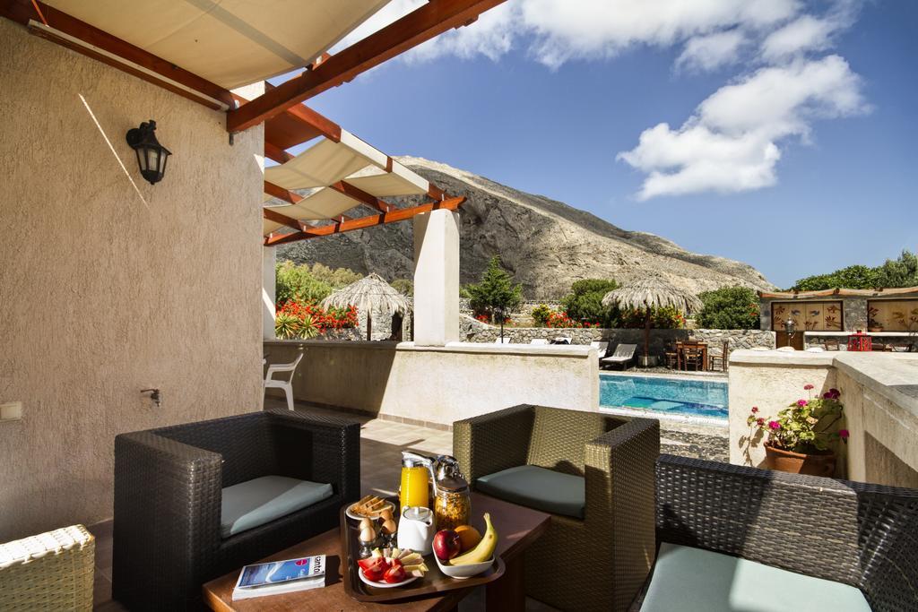 Birds Villa Apartments - Including Car Rental Perissa  Exterior photo