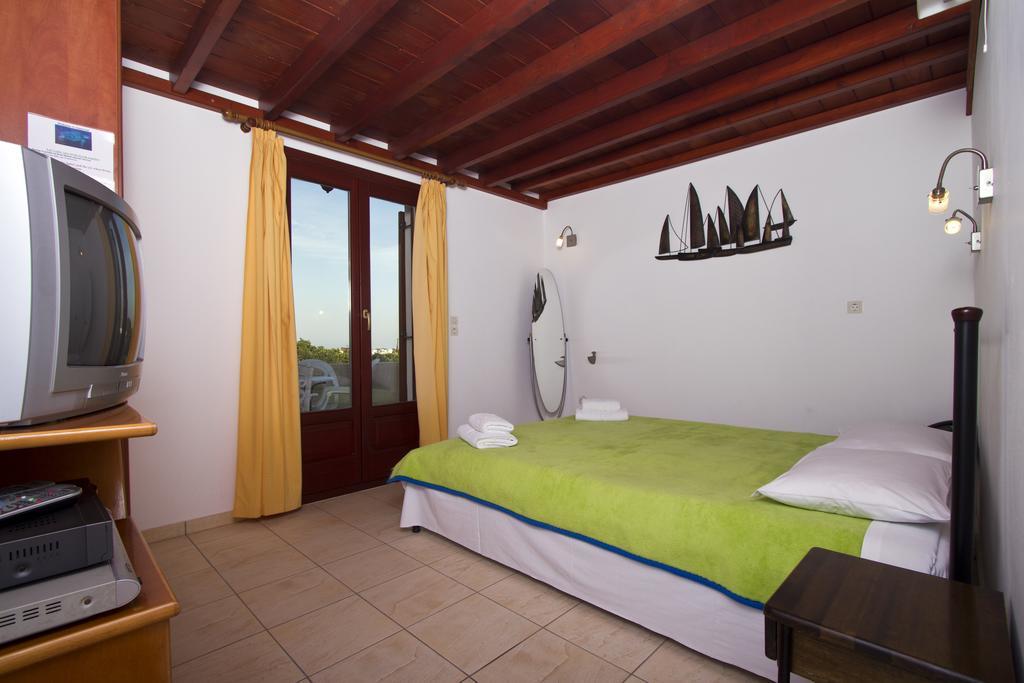 Birds Villa Apartments - Including Car Rental Perissa  Exterior photo