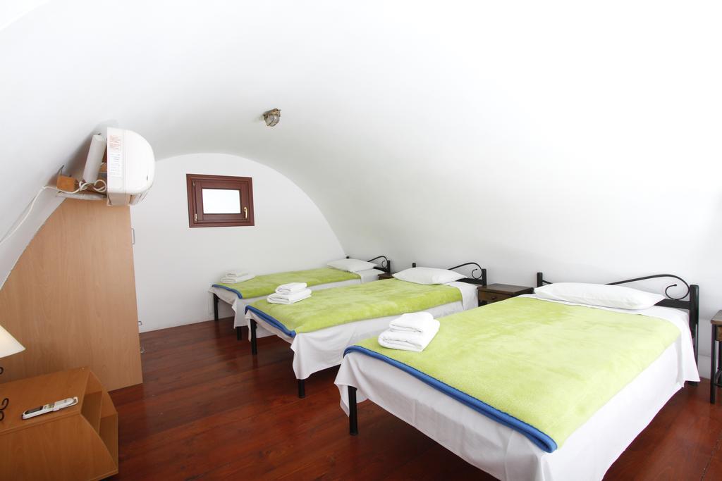 Birds Villa Apartments - Including Car Rental Perissa  Exterior photo