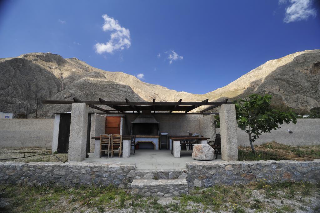 Birds Villa Apartments - Including Car Rental Perissa  Exterior photo