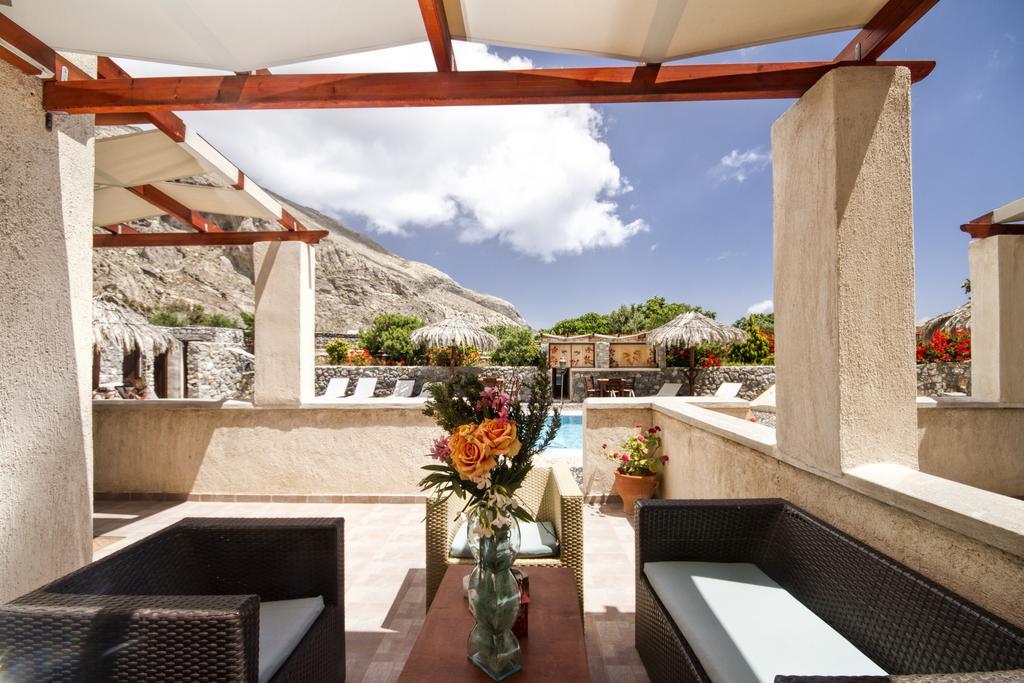 Birds Villa Apartments - Including Car Rental Perissa  Exterior photo