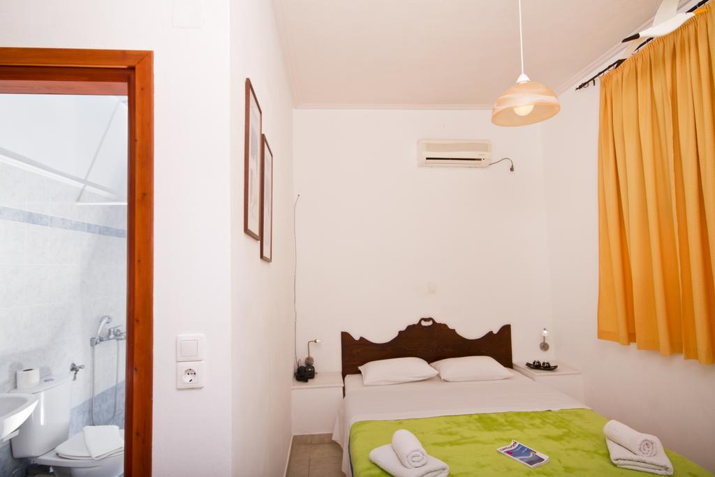 Birds Villa Apartments - Including Car Rental Perissa  Exterior photo