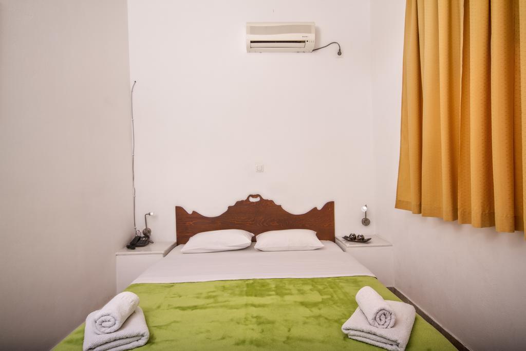 Birds Villa Apartments - Including Car Rental Perissa  Exterior photo