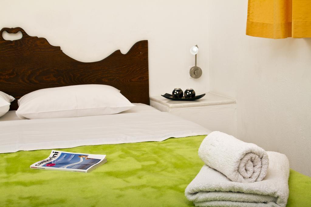 Birds Villa Apartments - Including Car Rental Perissa  Exterior photo