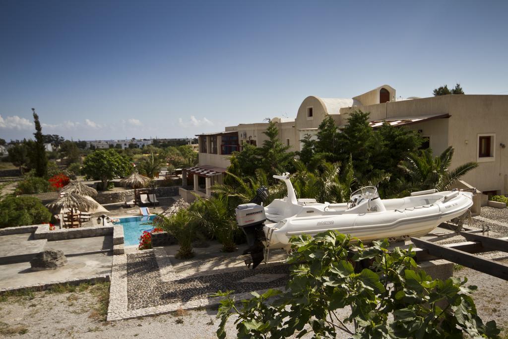 Birds Villa Apartments - Including Car Rental Perissa  Exterior photo