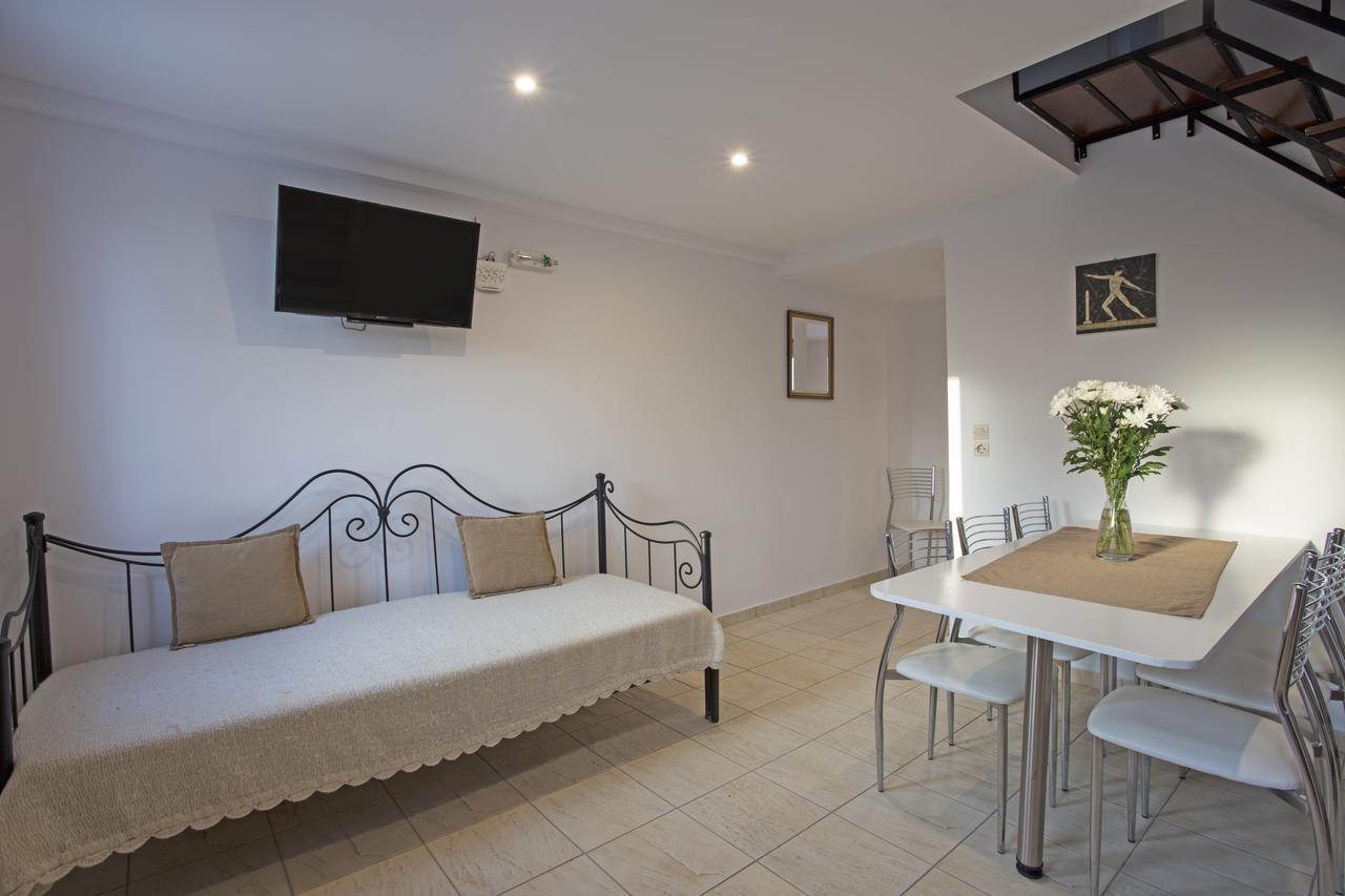 Birds Villa Apartments - Including Car Rental Perissa  Exterior photo